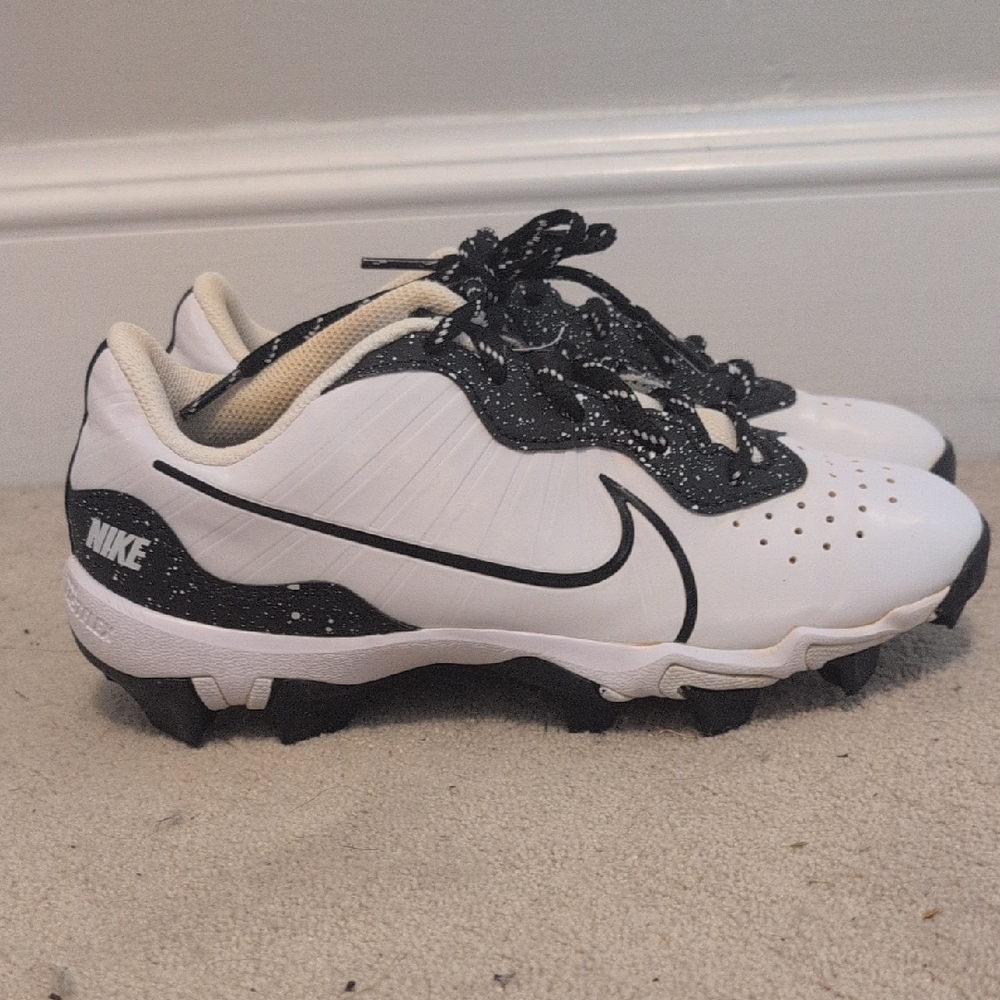 Nike Black and White Baseball Cleats
